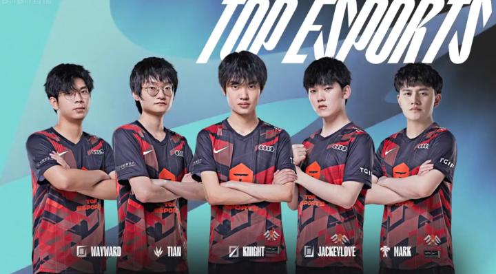 数千球迷的 数千球迷的